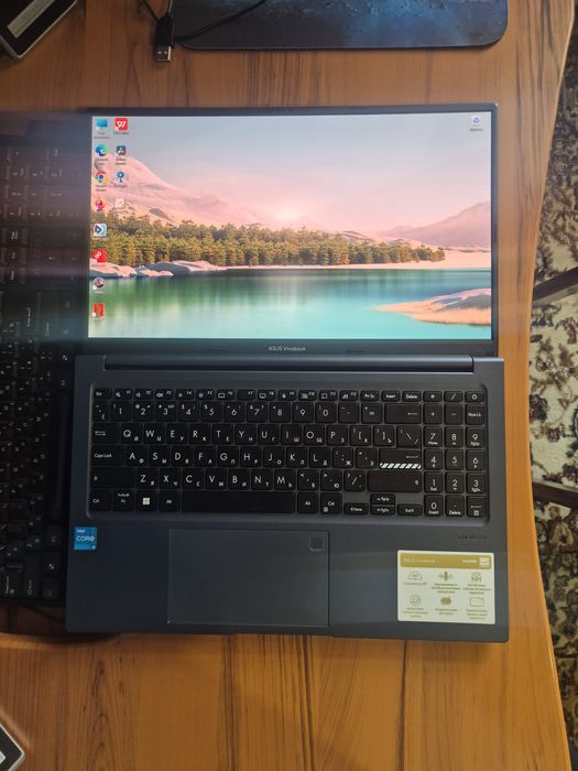 ASUS vivobook в хорошем состоянии