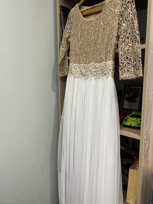 Нарядное красивое платье