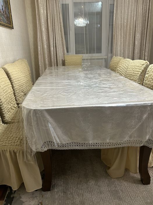 Стол со стульями