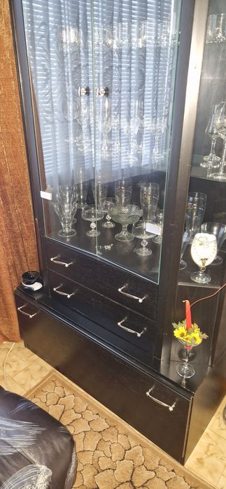 Холно обзавеждане