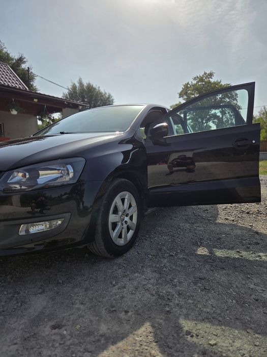 Vând Volkswagen Polo