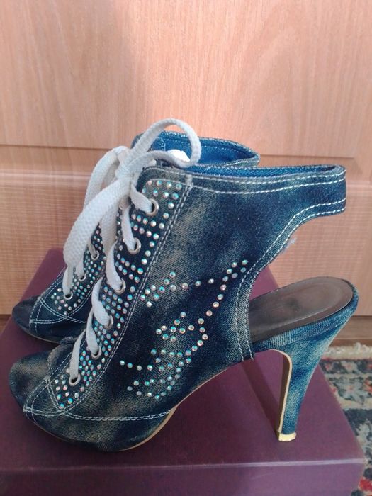 Продам    новые  полусапожки