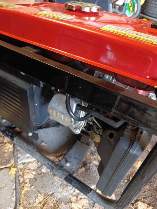 Бензиновый генератор