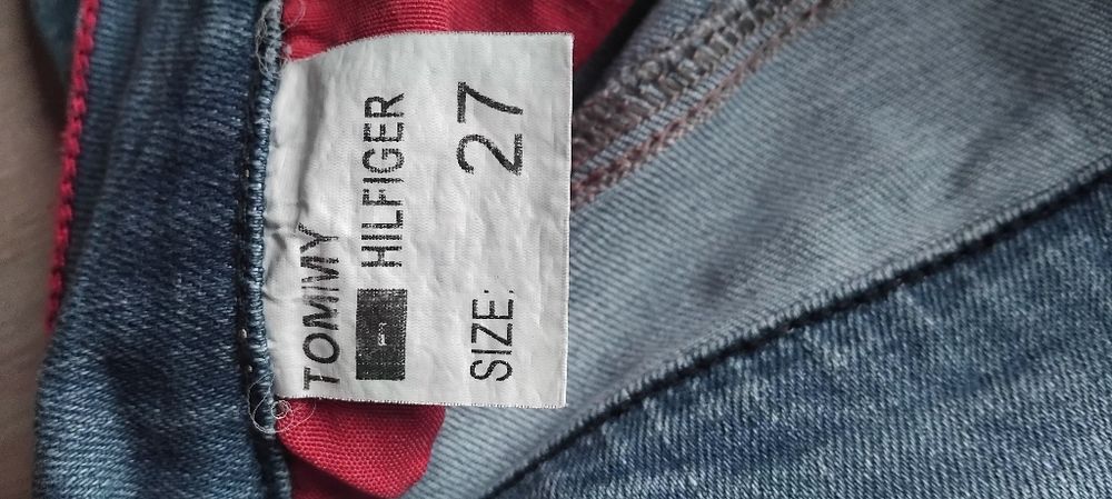 Blugi Tommy Hilfiger pt fete