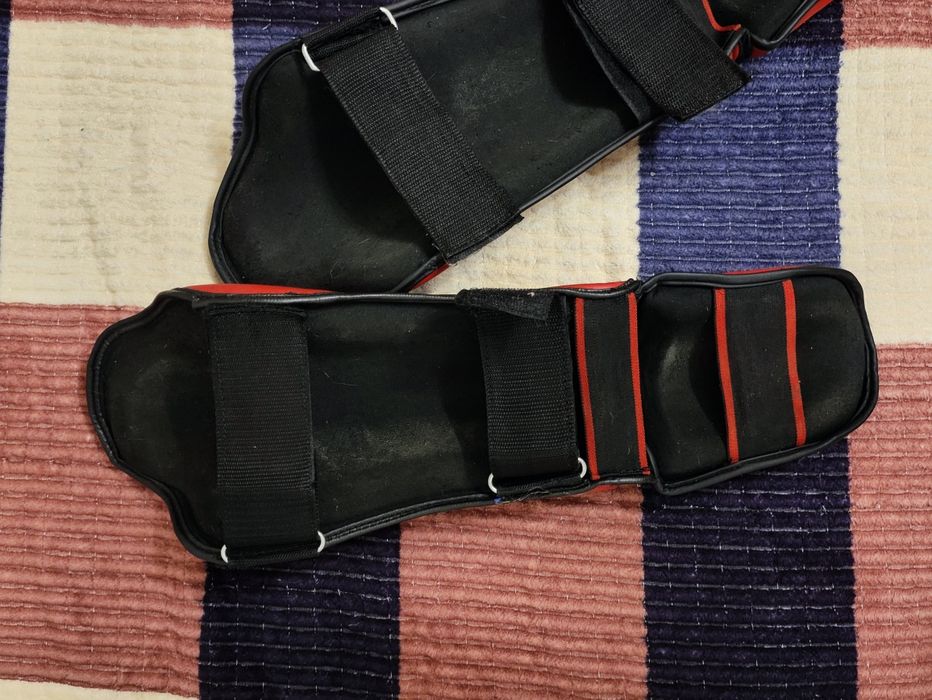 Щитки для кик бокса