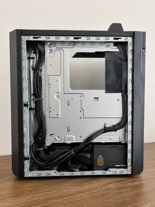 Продаю корпус ASUS ROG с блоком питания 700W 80 Plus