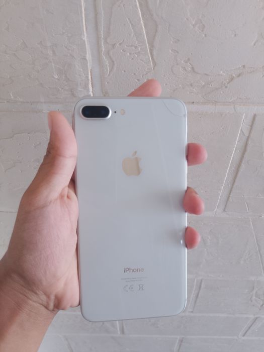 Продаю айфон 8 plus