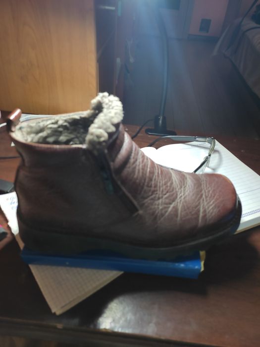 Продам мужские ботинки