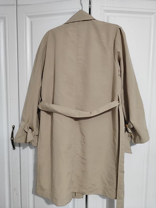 Продам плащ женский размер 48