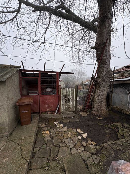 Продавам къща с двор - Генерал Тошево