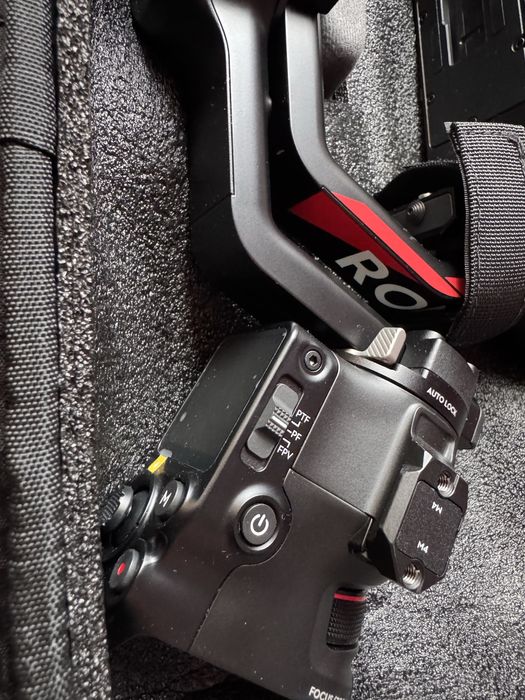 Стабилизатор DJI RONIN RS 4 PRO Combo