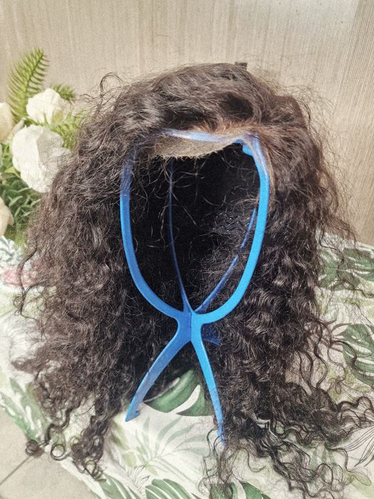 Peruca creata cu dantela