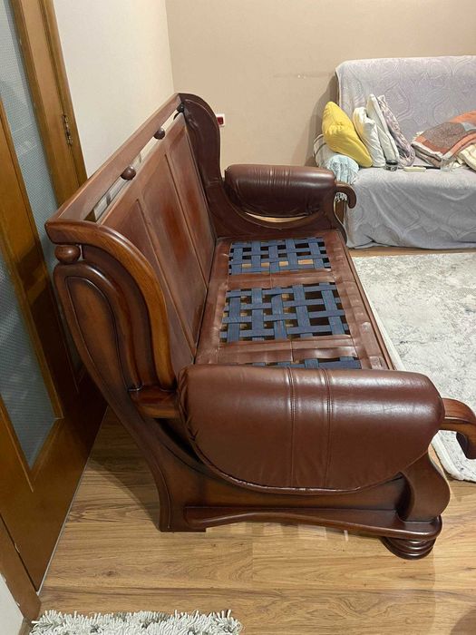 Диван от естествена телешка кожа