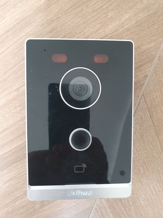 Interfon alhua cu trei tablete