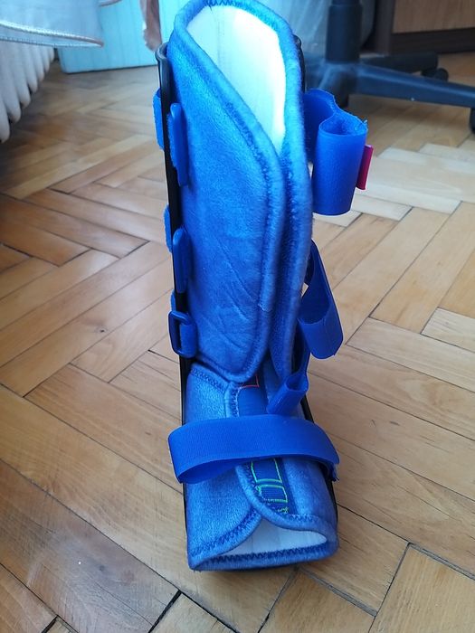 Детска ортеза за глезен Medi walking boot 9200