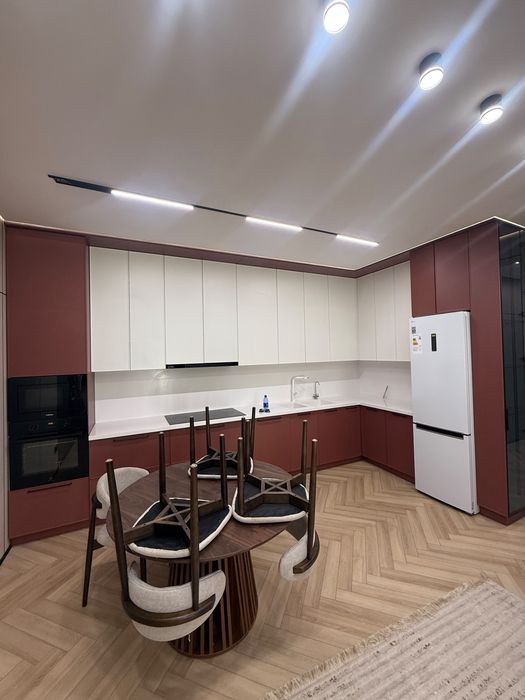 Продам кух стол и стулья