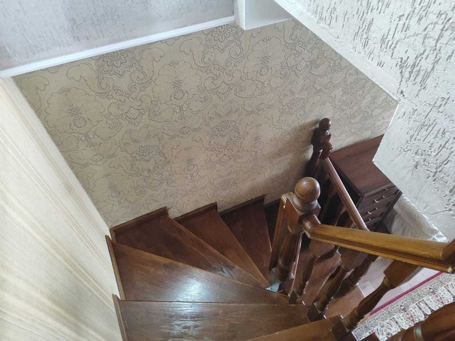 Срочно продам 2 х ур.кв. Женис