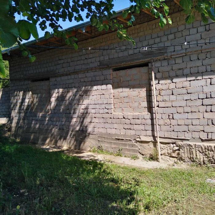 Jizzax shaharda hovli sotiladi