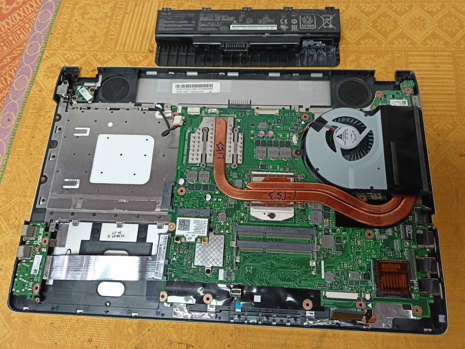 Elemente Asus N56V