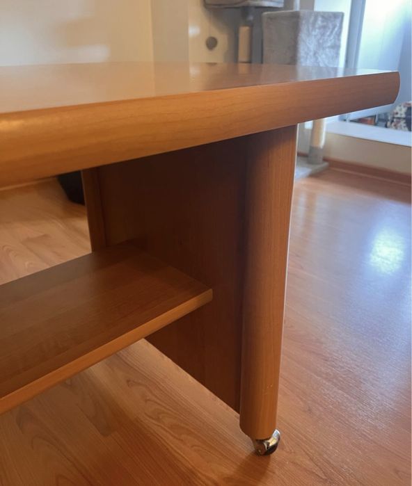 Masa pal din lemn cires