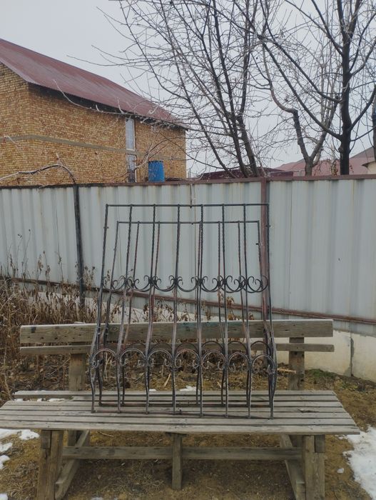 Продам решетки на окна.