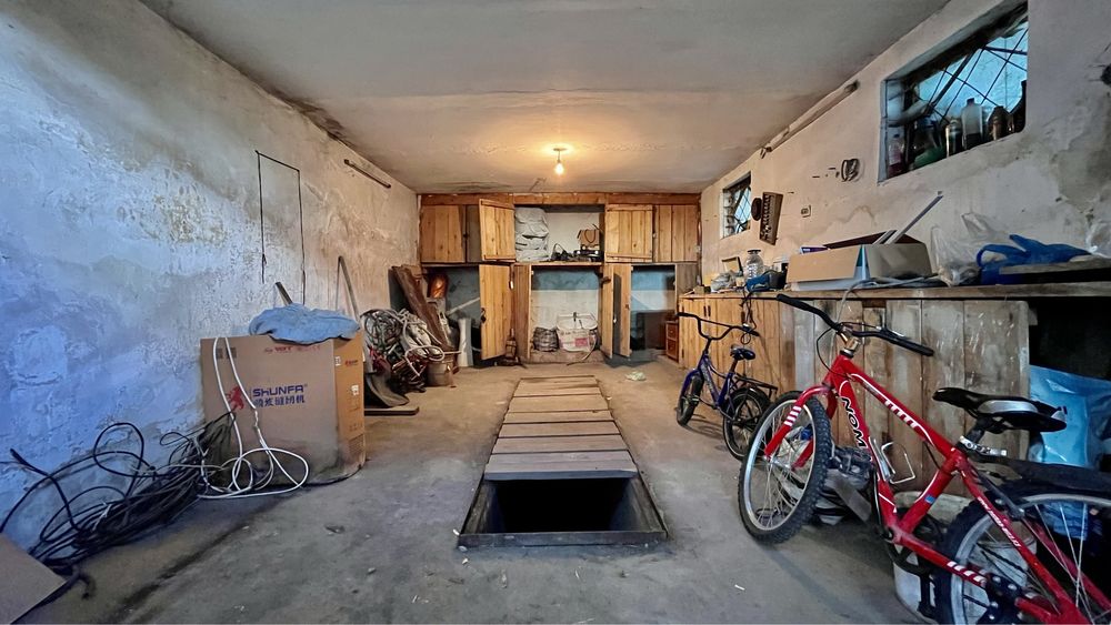 Продам двух этажный дом