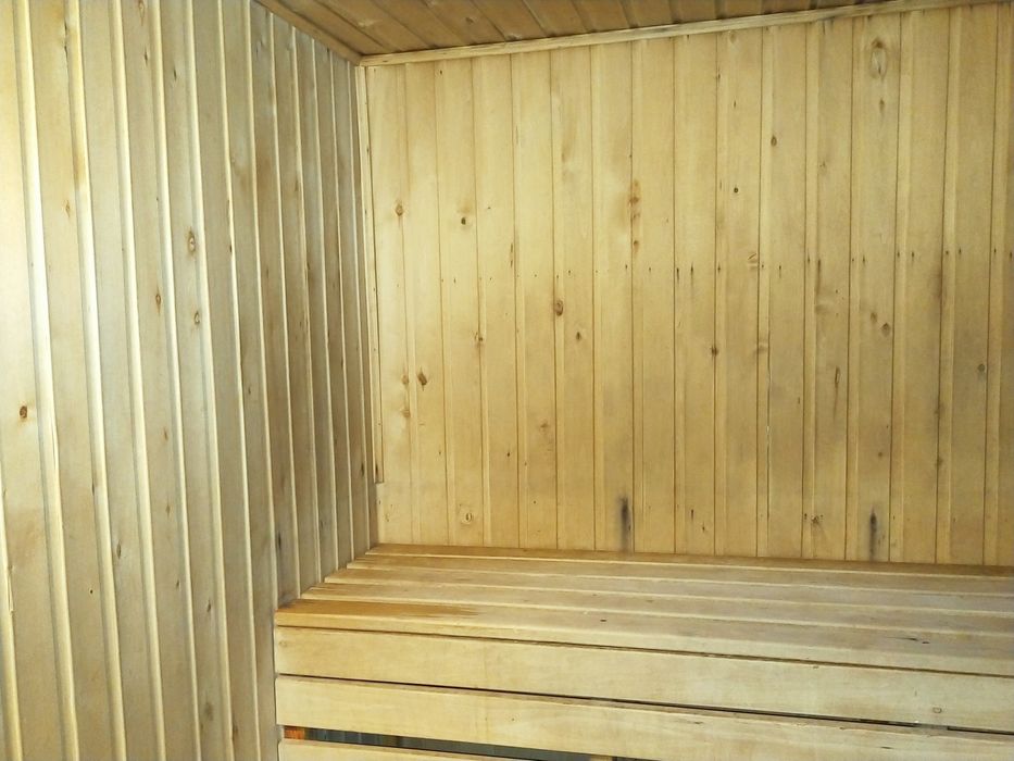 Сауна бассейном и бильярдом караоке.