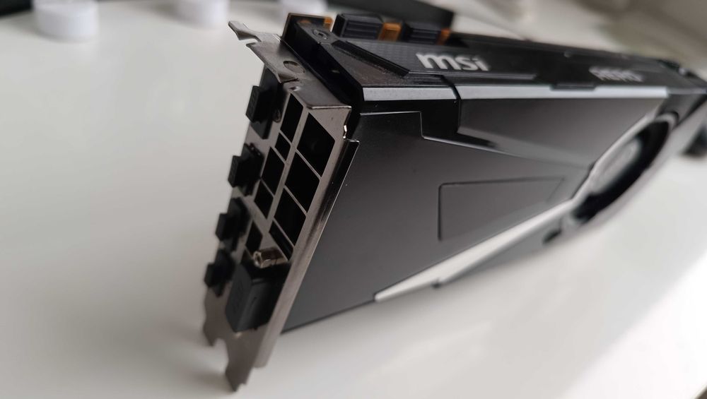 компютър за игри- Ryzen 5 2600 - GTX 1070 8GB - 16GB рам - 512 m.2 SSD