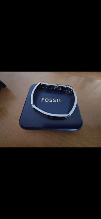 De vânzare brătara Fossil NOUA 20CM