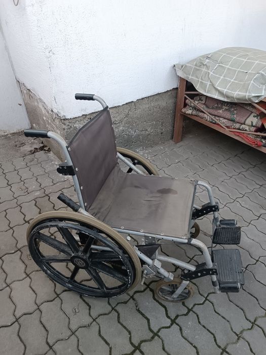 Инвалидная коляска