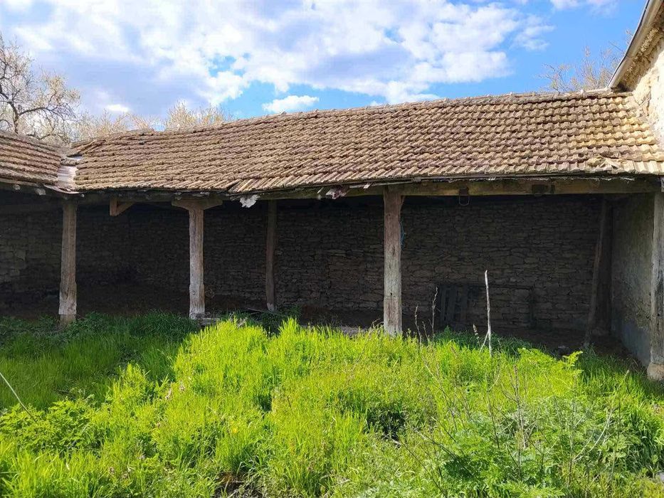 Продавам къща с.Ботево