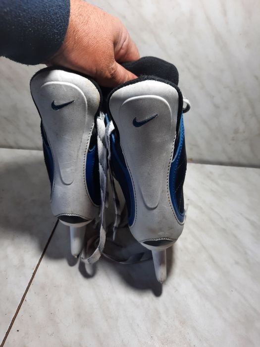 Patine hochei hochey 44 Nike marime  36 ( 22,5 cm)