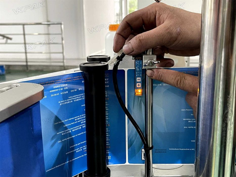 этикетировщик +для бутылок, этикетировочное оборудование