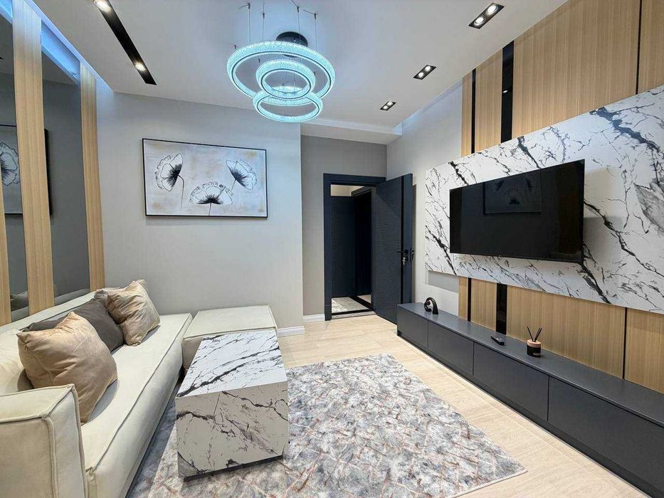 Сдается квартира 2ком 70м2  Айбек