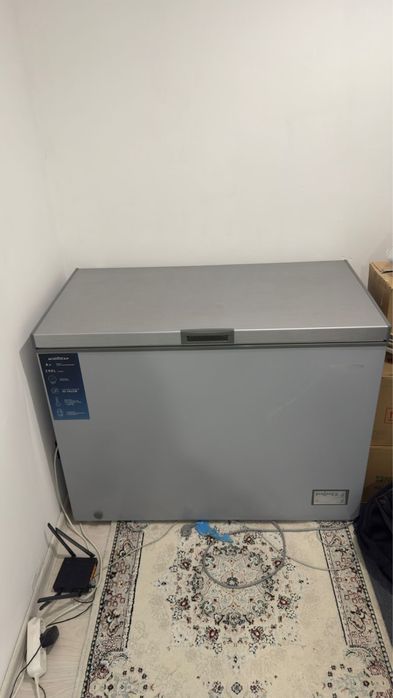 Морозильник большой