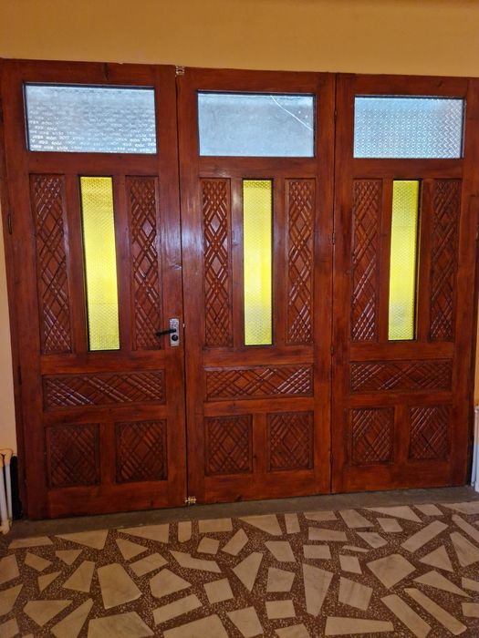 Vând Uși stil Banat