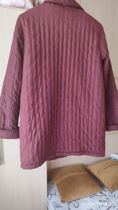 Продам женскую куртку.