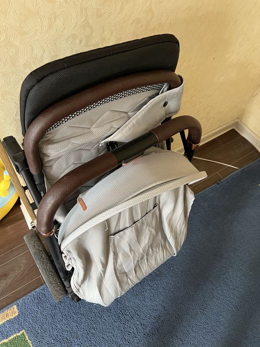 Продам коляску прогулочную