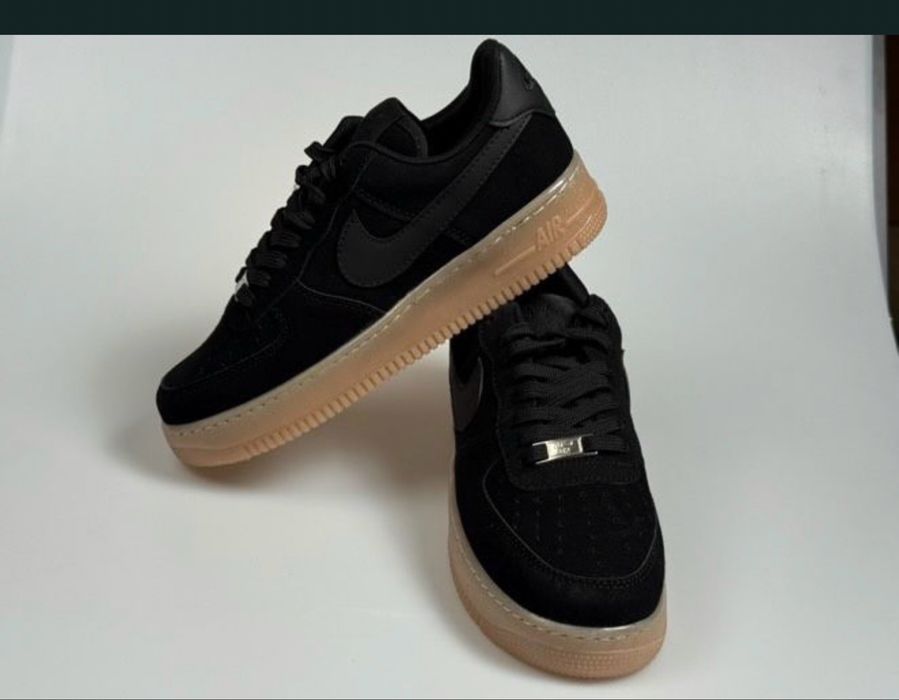 Обувки на едро 36-44н) Nike Air Force 1 07' Triple White Classic на едро