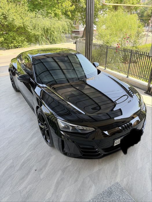 Audi e tron gt  как новый