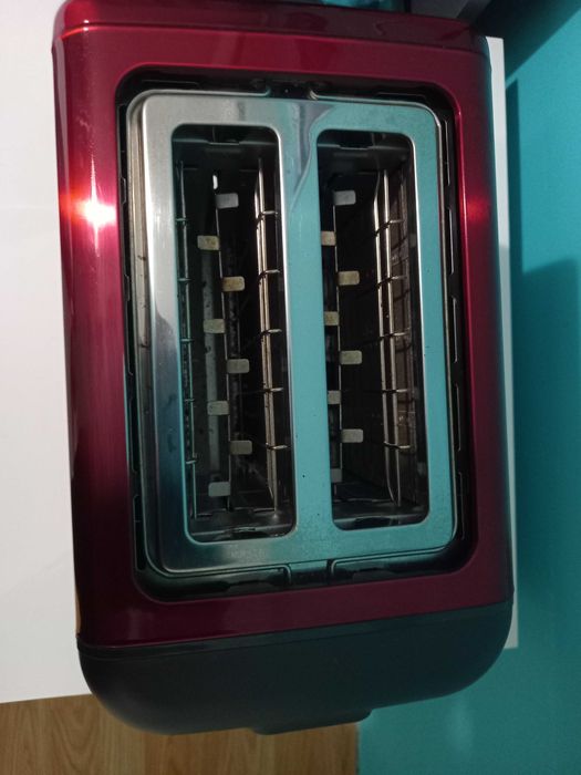 Продавам тостер Bosch