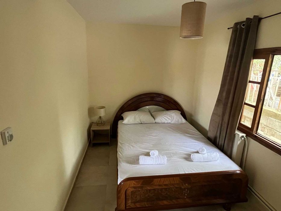 Продава къща 80 м2, апартамент 55 м2, строеж 77 м2, склад 30 м2 с двор 575 м2 в Кердилия, Гърция