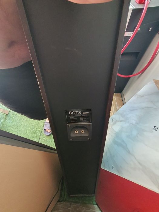 Boxe audio de podea