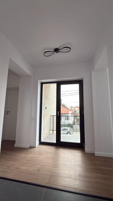 Spatiu comercial birouri centru 100 mp si 45 mp construiti strada Banu Maracine