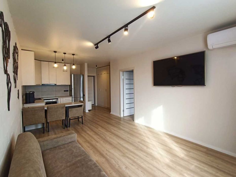 Дава се под наем Двустаен апартамент в София, Зона Б-18 - 60 кв.м за 612 € - Снимка #2