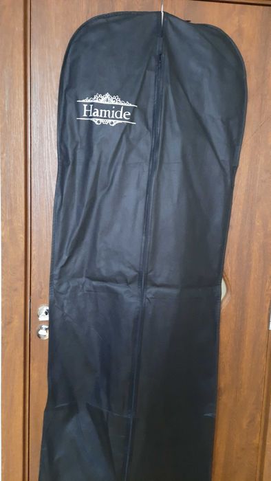 Продавам бяла рокля, подходяша е за булченска или бална, размер М