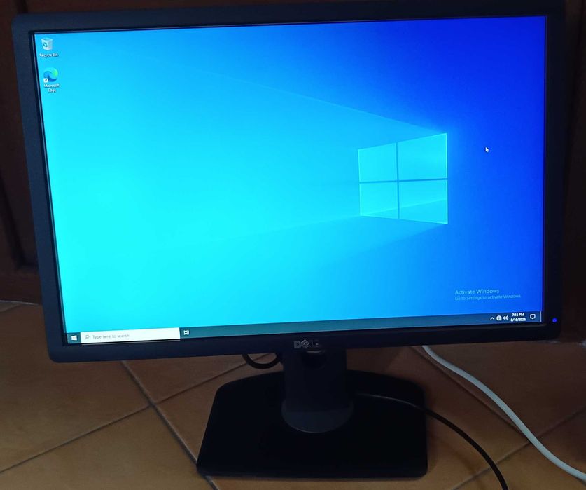 Monitor Profesional DELL P2213T, 22 Inch LED, 1680 x 1050, HDMI VGA, DVI, Display Port, USB