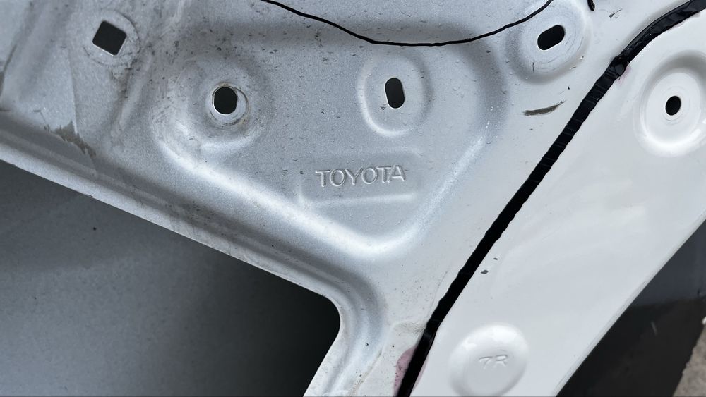 Врата Toyota CHR задна и предна дясна 2018