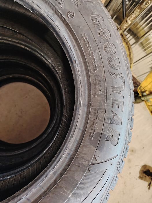 Cauciucuri iarna Goodyear 215 60 16