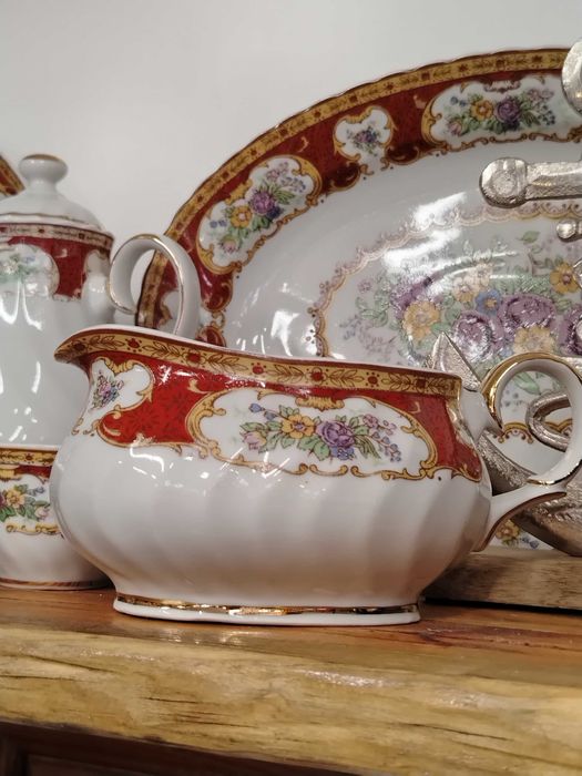 Кралски сервиз за хранене НОВ